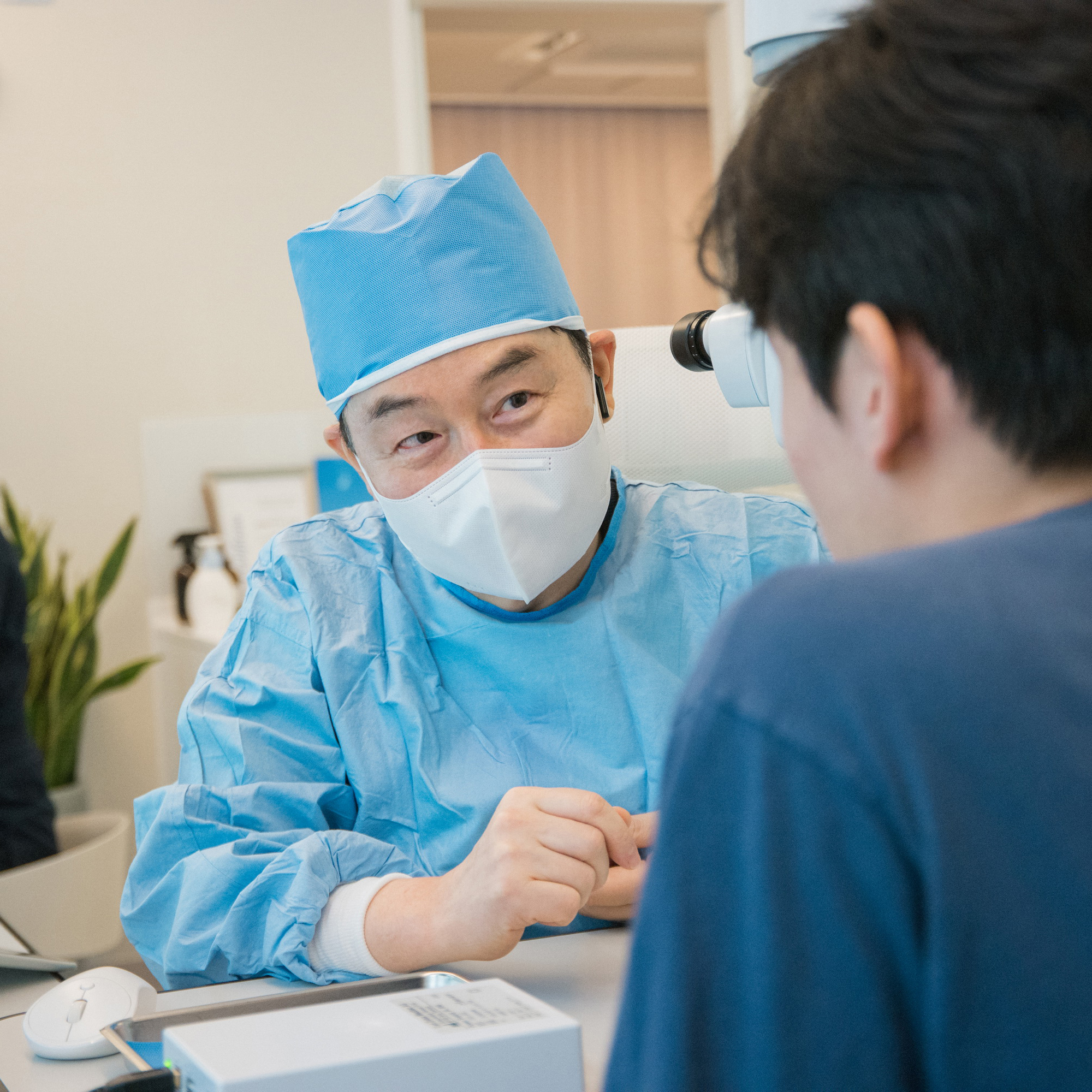 [부산일보] 각막 손상 최소화, 정밀도는 향상 추세 썸네일 이미지